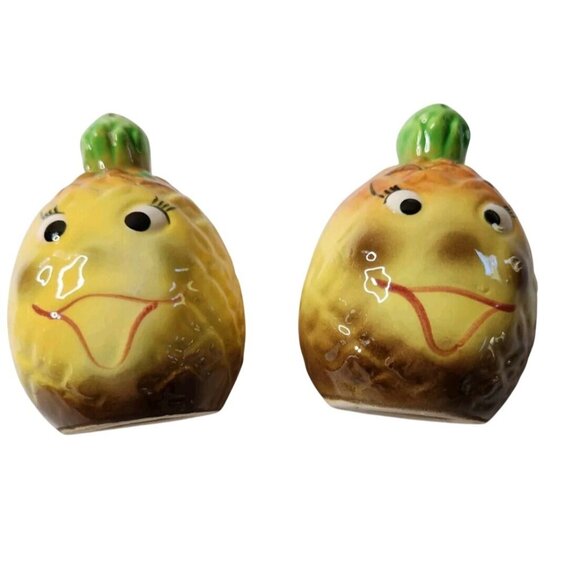 Vtg Ceramic Pineapple Salt Pepper Shakers anthropomorphic whimsical fruit - Picture 2 of 4